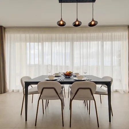 The Valley Collection - B23