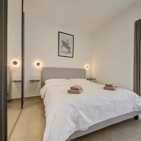 The Valley Collection - B23 *