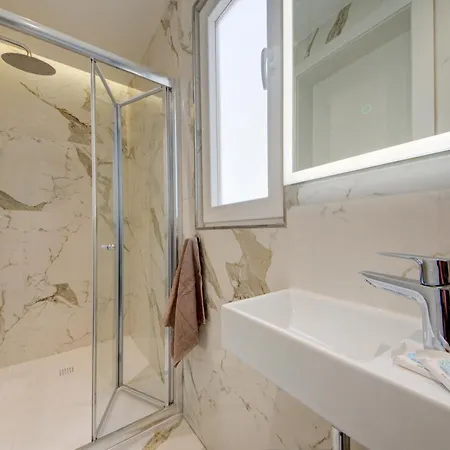 The Valley Collection - B23 *